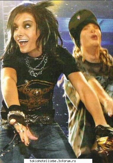 poze haioase cu mebrii trupei - uitativa c fatza are tom - ~~Tokio hotel~~
